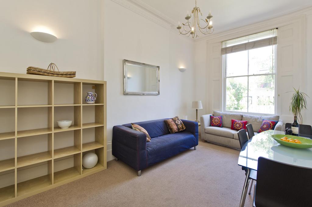 Aldridge Road Villas, London, UK, W11 1 bed apartment £1,950 pcm (£