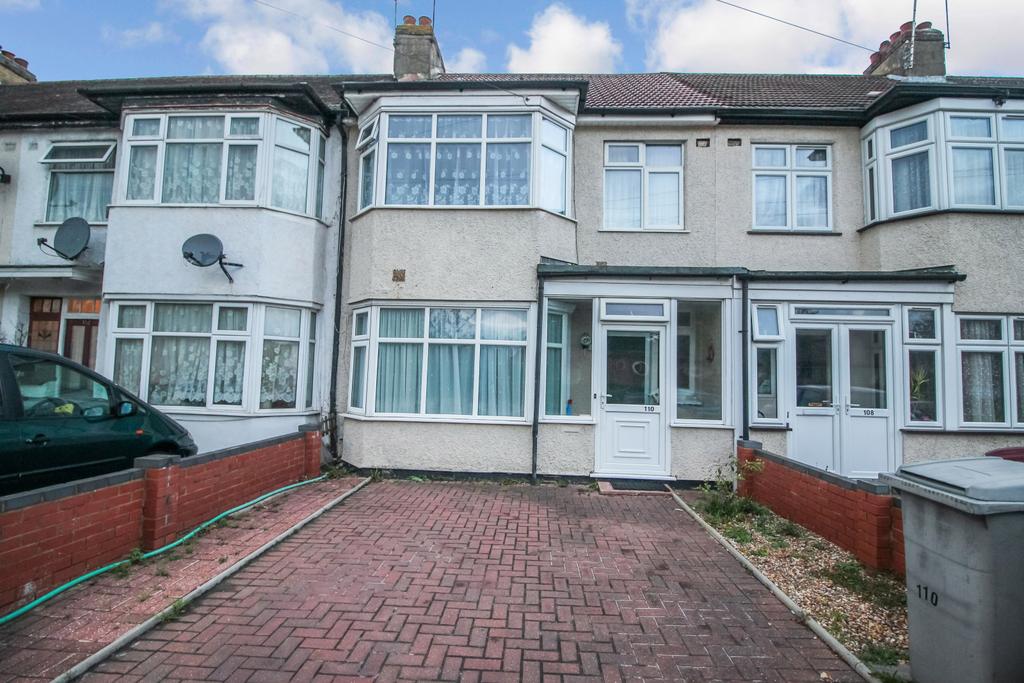 Princes Avenue, Kingsbury, NW9 3 bed terraced house £2,100 pcm (£485 pw)
