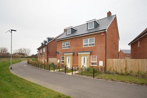 3 bedroom semi-detached house to rent - Gerard Walk, Westhampnett, Chichester, PO18