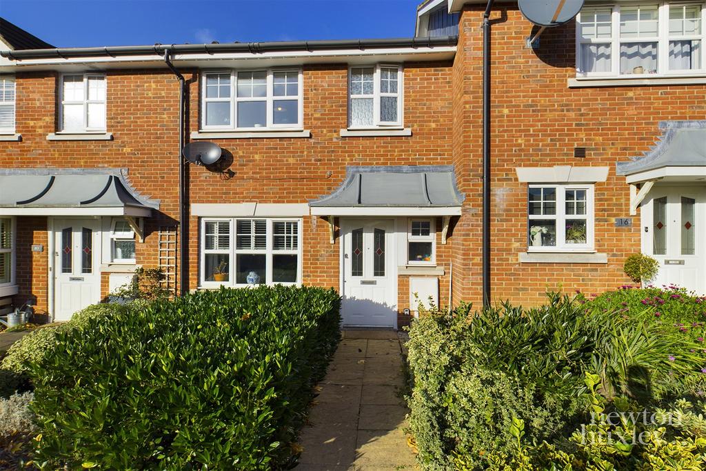 Faraday Place, West Molesey 3 bed terraced house £495,000