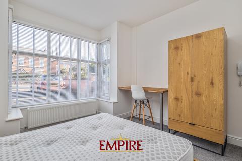 1 bedroom in a house share to rent, Chester Road, Sutton Coldfield, Birmingham B73 5HL