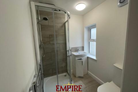 1 bedroom in a house share to rent, Chester Road, Sutton Coldfield, Birmingham, B73 5HL