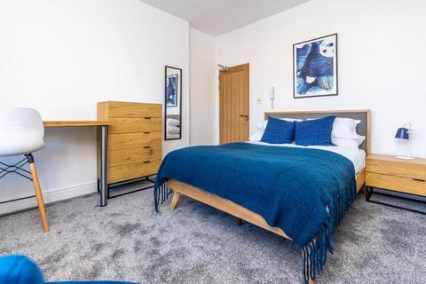 1 bedroom in a house share to rent, Chester Road, Sutton Coldfield, Birmingham, B73 5HL