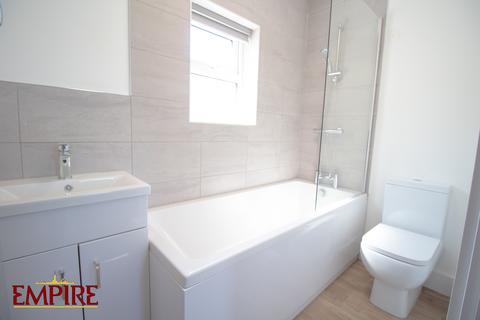 1 bedroom in a house share to rent, Chester Road, Sutton Coldfield, Birmingham, B73 5HL