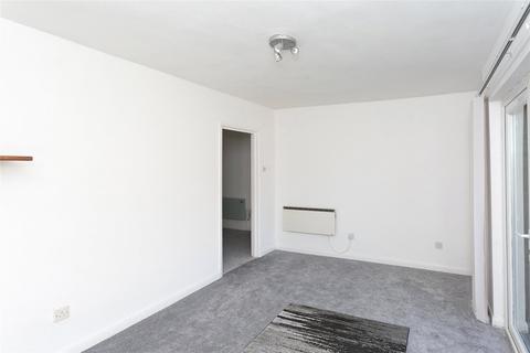 2 bedroom apartment to rent - Burnet Close, Hemel Hempstead, HP3