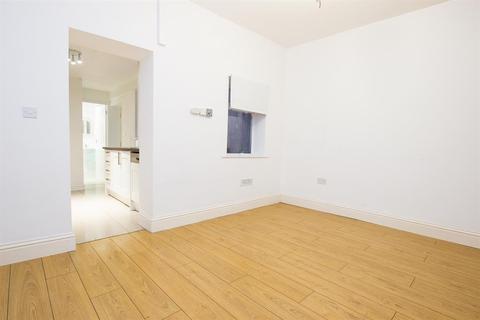 11 Bentley Street, Darwen, BB3 2EX