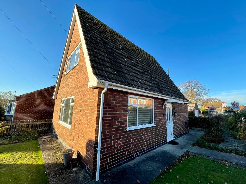 Westfield Grove, York, YO32 2 bed detached house £275,000