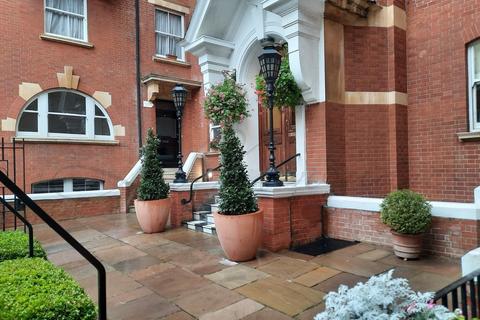 undefined, Moscow Road, Bayswater, W2