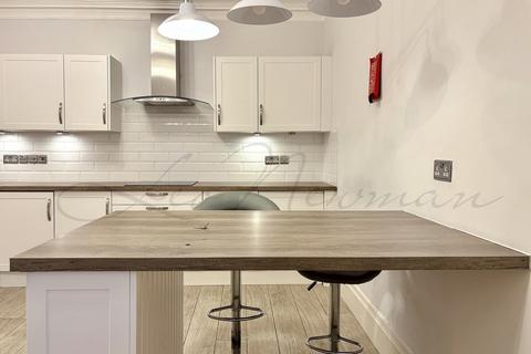 undefined, Moscow Road, Bayswater, W2