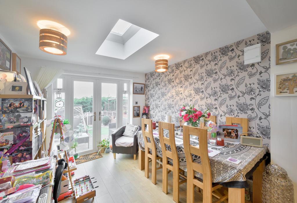 Lynval Road, Quarry Bank, DY5 2HF 3 bed semidetached house £225,000