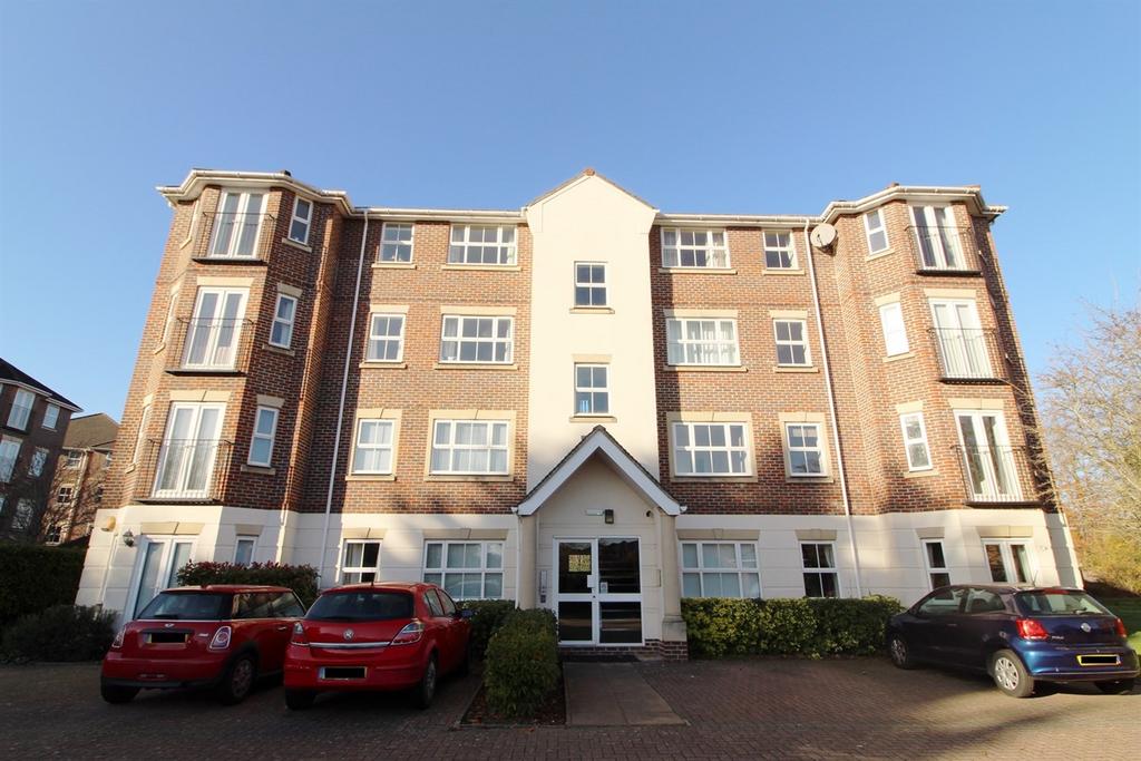 Abbotsmead Place, Wolsey Road, Caversham, Reading, RG4 2 bed apartment