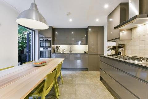7 Biscay Road, London, W6 8JW