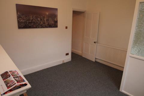 2 bedroom terraced house to rent, Vienna Road, Stockport, SK3