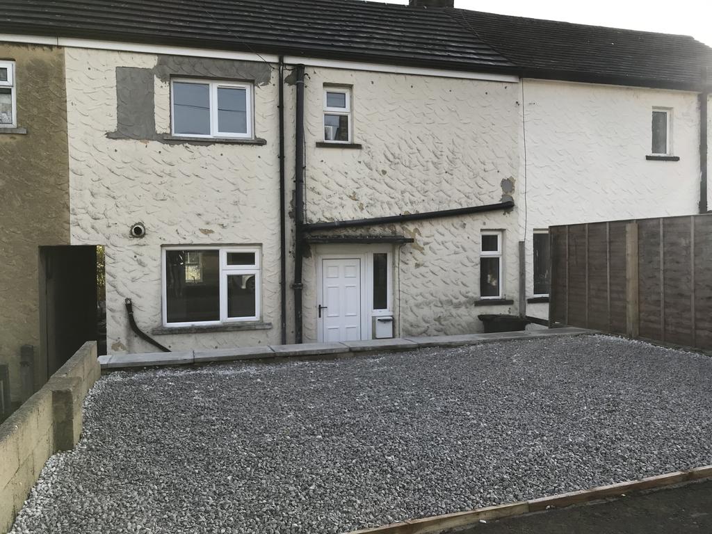 Greystones Drive, Keighley BD22 3 bed terraced house £550 pcm (£127 pw)