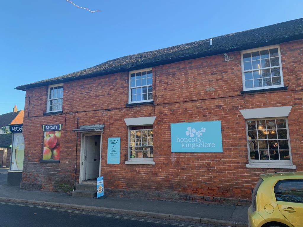 Kingsclere, Hampshire, RG20 2 bed apartment £800 pcm (£185 pw)