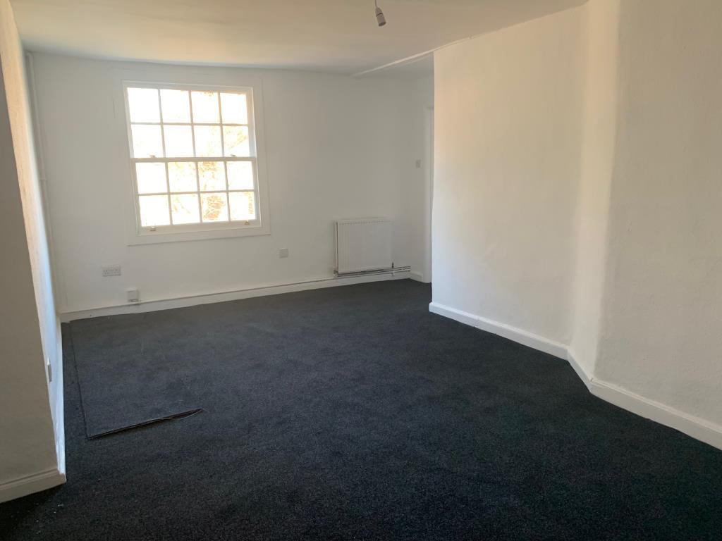 Kingsclere, Hampshire, RG20 2 bed apartment £800 pcm (£185 pw)