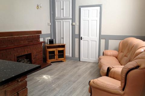 1 bedroom flat to rent, Lyndhurst Road, Wolverhampton WV3