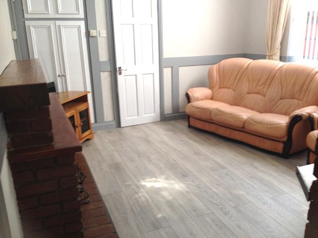 Lounge B