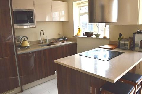 9 Wiggins Yard, Godalming, GU7 1HW
