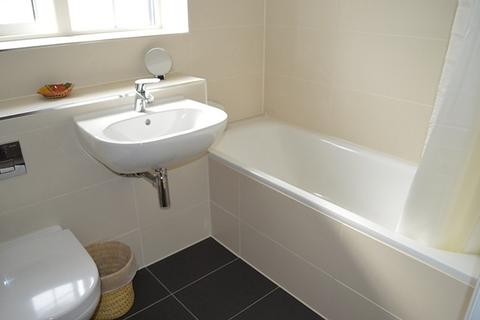 9 Wiggins Yard, Godalming, GU7 1HW