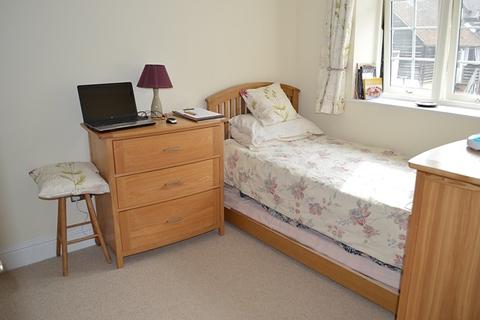9 Wiggins Yard, Godalming, GU7 1HW