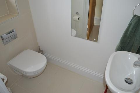 9 Wiggins Yard, Godalming, GU7 1HW