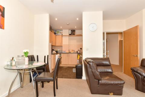 2 bedroom apartment for sale, High Street, Crawley, West Sussex