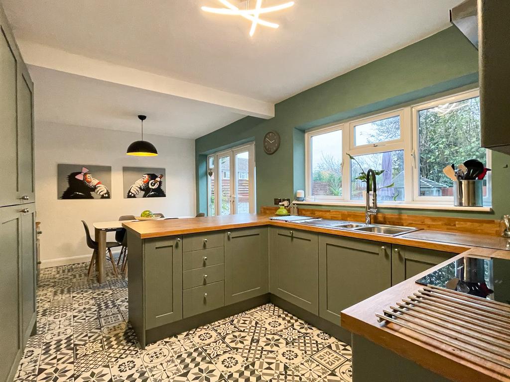 Kitchen &amp; Dining Room