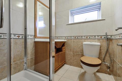 19 Cowper Road, Kingston Upon Thames, KT2 5PQ