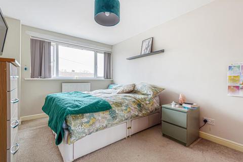 119 Colwell Drive, Witney, OX28 5NW