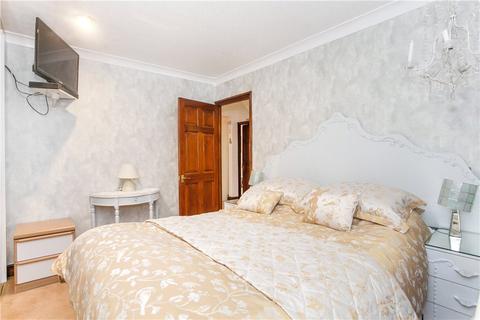 3 bedroom bungalow for sale - Celia Crescent, Ashford, Surrey, TW15
