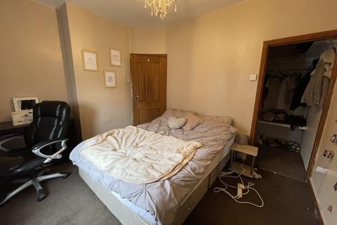 3 bedroom terraced house to rent, Welton Grove, Leeds, West Yorkshire, LS6