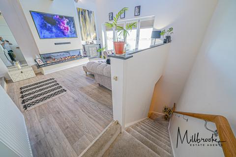 17 Chaddock Hall Drive, Worsley, Manchester, M28 1FD
