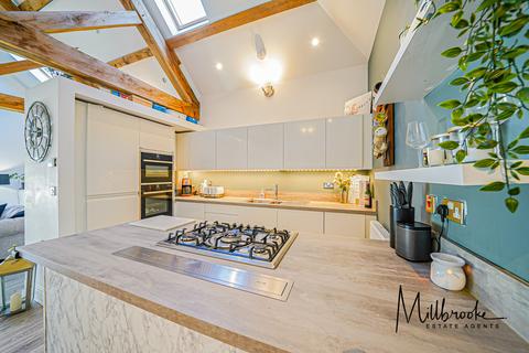17 Chaddock Hall Drive, Worsley, Manchester, M28 1FD