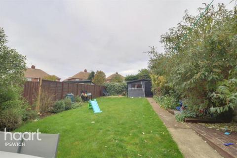 3 bedroom semi-detached house to rent, Larchcroft Road, Ipswich