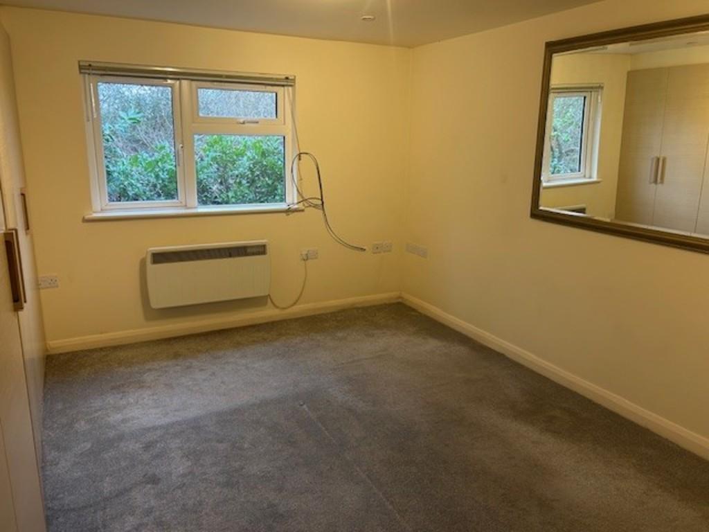 Maple apt bedroom 2
