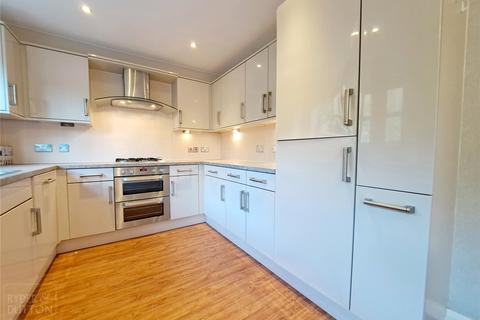 4 bedroom semi-detached house to rent, Tenterfield Close, Greenfield, Oldham, OL3
