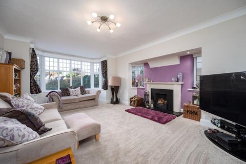 124 Dorridge Road, Dorridge, Solihull, B93 8BN