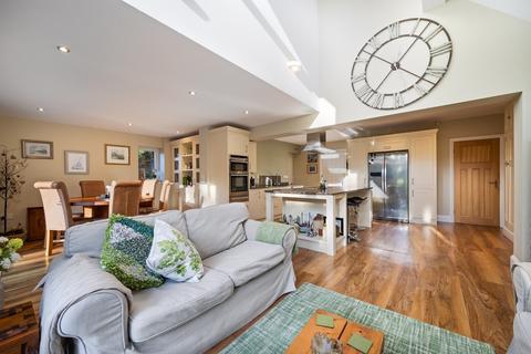 124 Dorridge Road, Dorridge, Solihull, B93 8BN