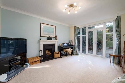 124 Dorridge Road, Dorridge, Solihull, B93 8BN