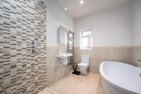 124 Dorridge Road, Dorridge, Solihull, B93 8BN