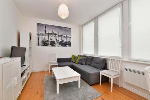 2 bedroom apartment for sale, Station Road, Redhill, Surrey