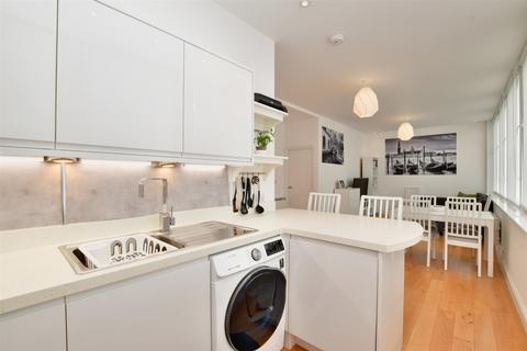 2 bedroom apartment for sale, Station Road, Redhill, Surrey