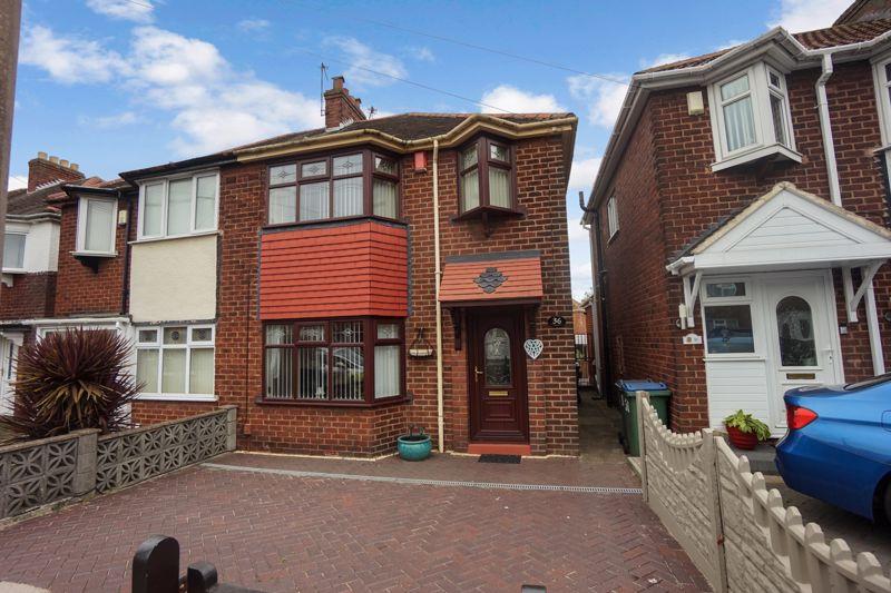 Lynton Avenue, West Bromwich 3 bed semidetached house £220,000