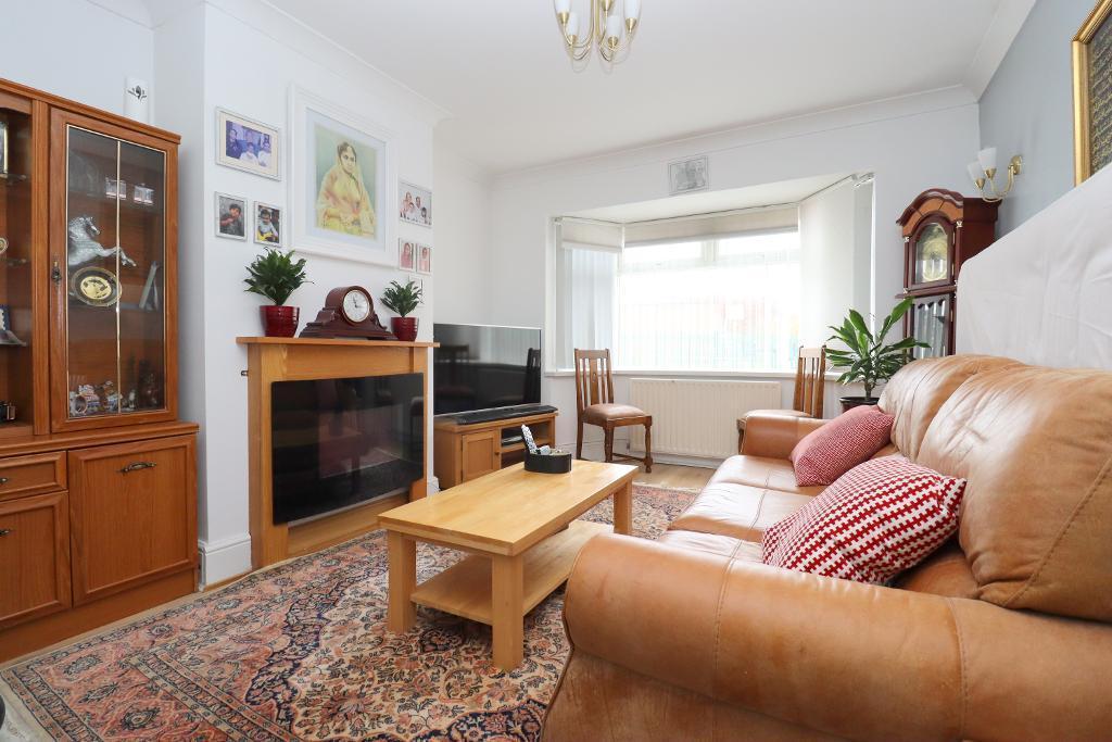 Cranbrook Drive, Sundon Park, Luton... 3 bed bungalow £325,000
