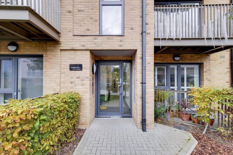 Apartment in Croydon - View 2