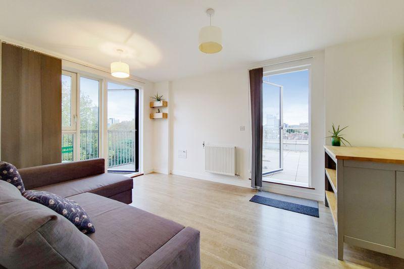 Apartment in Croydon - View 3