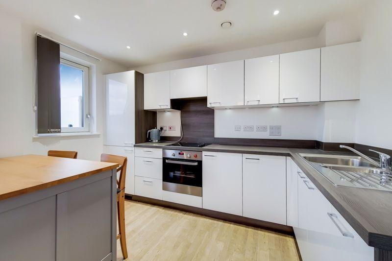 Apartment in Croydon - View 5