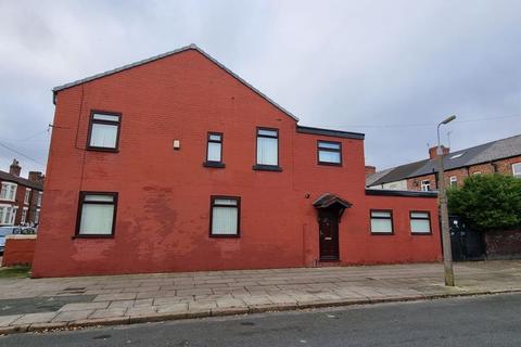 2 bedroom end of terrace house for sale - Warbreck Avenue, Liverpool