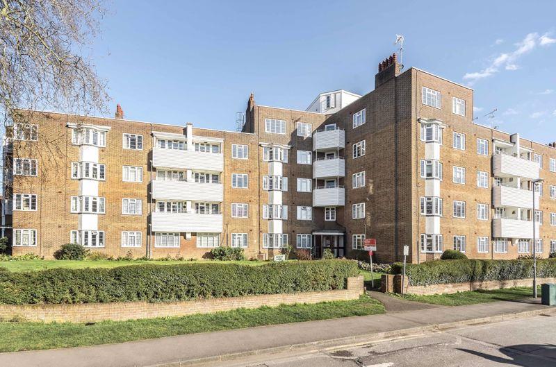Lower Ham Road, Kingston Upon Thames, KT2 1 bed apartment £1,300 pcm